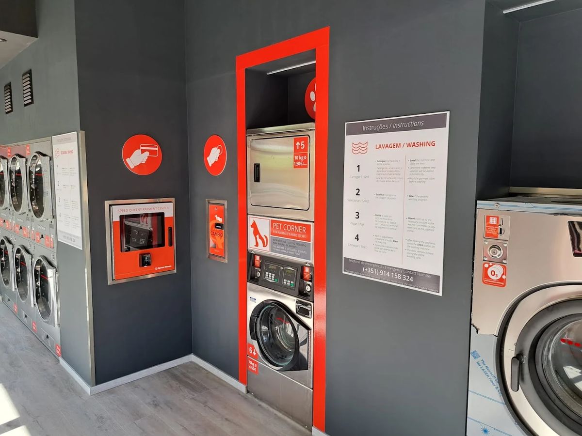 Inside the Speed Queen Gambelas laundry